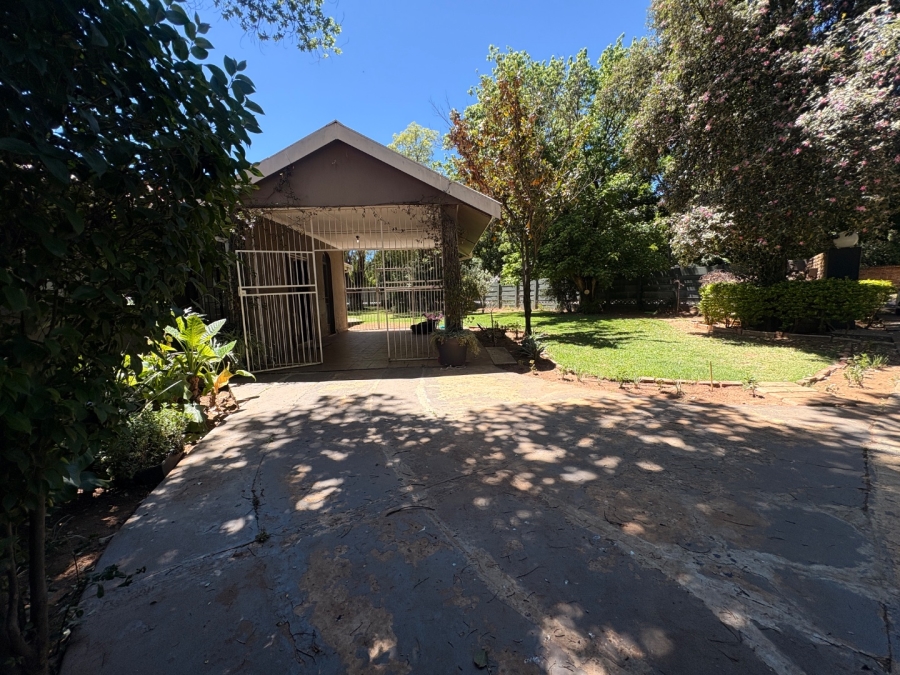 4 Bedroom Property for Sale in Flamwood North West
